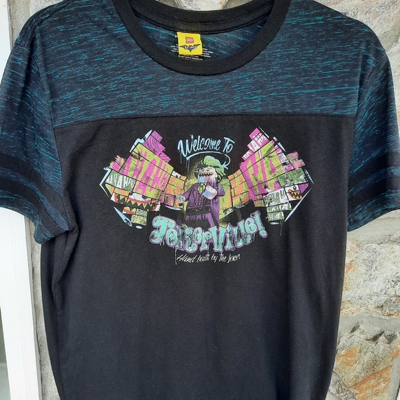 Lego Batman "Welcome to Jokerville" Short Sleeve Graphic Tee Size Medium - Picture 1 of 4
